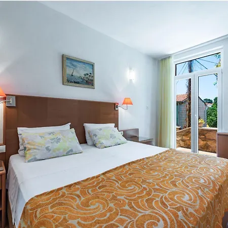 Apartman Geraeumige Mit Eigener Terrasse By Interhome *