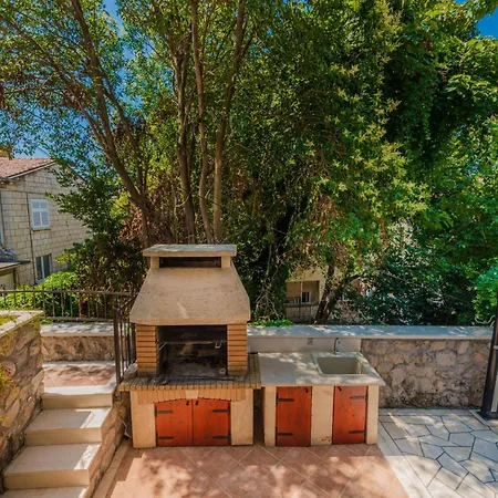 Geraeumige Mit Eigener Terrasse By Interhome Dubrovnik