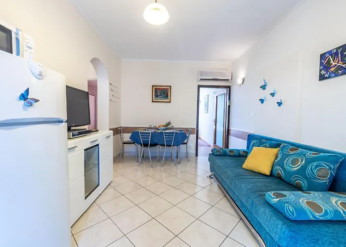 Geraeumige Mit Eigener Terrasse By Interhome 두브로브니크