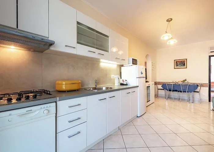 Geraeumige Mit Eigener Terrasse By Interhome *