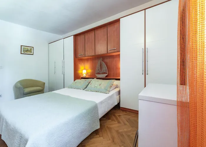 아파트 Geraeumige Mit Eigener Terrasse By Interhome 두브로브니크